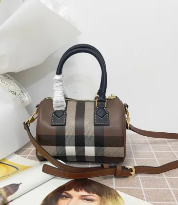 Good quality  Detachable adjustable shoulder strap Burberry bag #999925100