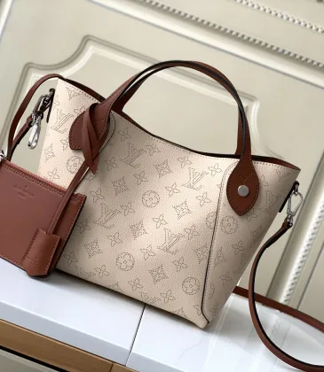 Louis Vuitton Tote Mahina AAA+ Handbags #999926154