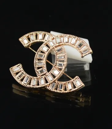 Chanel brooches #9127598