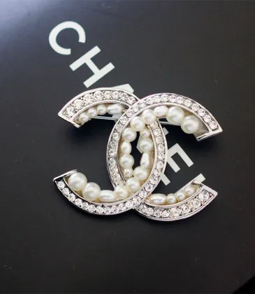 Chanel brooches #9127618