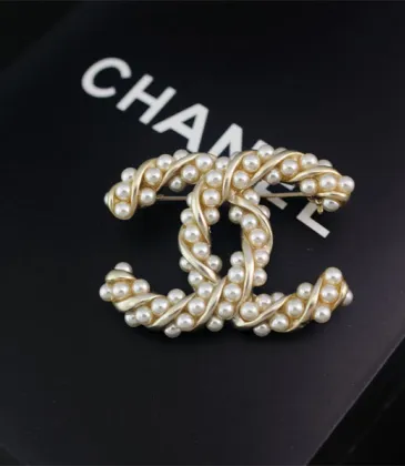 Chanel brooches #9127620