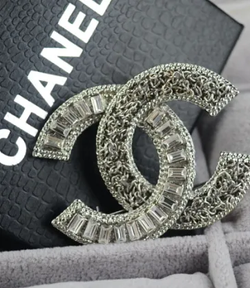 Chanel brooches #9127624