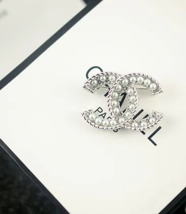 Chanel brooches #9127627