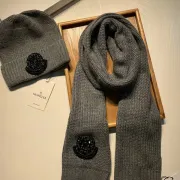 Moncler Wool knitted Scarf and cap #999909570