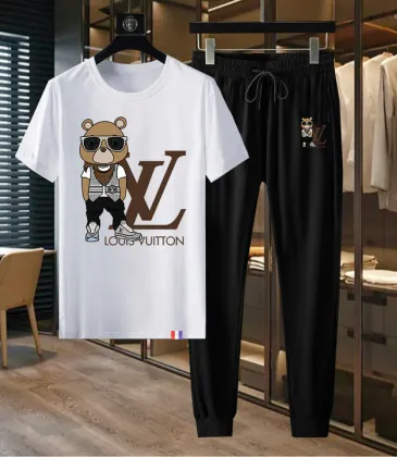 Louis Vuitton tracksuits for Louis Vuitton short tracksuits for men #A25693