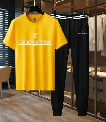 Louis Vuitton tracksuits for Louis Vuitton short tracksuits for men #A25756