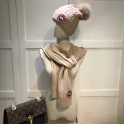 Canada Goose Scarf and cap #999915303