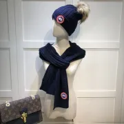 Canada Goose Scarf and cap #999915306