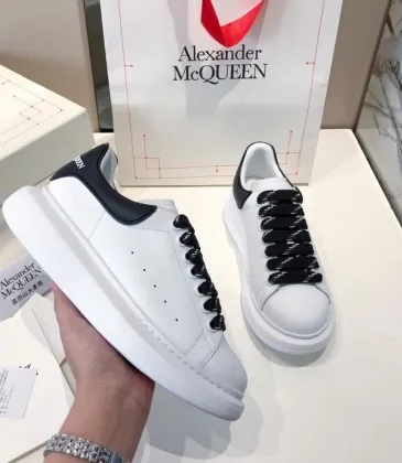 Alexander McQueen Shoes for Unisex McQueen Sneakers #99117287