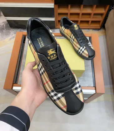 Burberry Shoes for Men's Sneakers #99905540