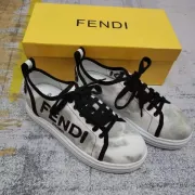 Fendi shoes for Women's Fendi Sneakers #99902856