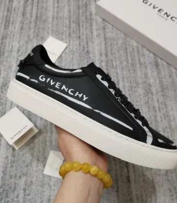 Givenchy Shoes Men's Givenchy Sneakers #9873492