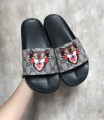 Explosive Gucci Men's Slippers #994445