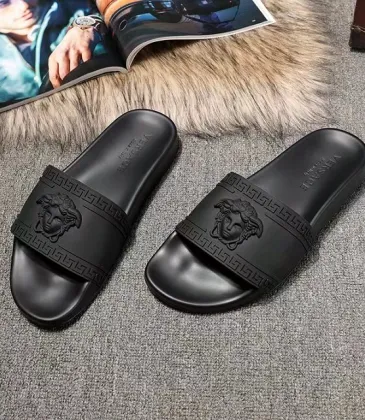 Versace Men or women Slippers #994957