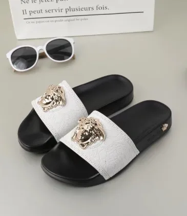 Versace Men or women Slippers #994958