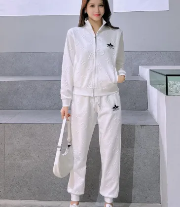 Louis Vuitton new Fashion Tracksuits for Women #A22372