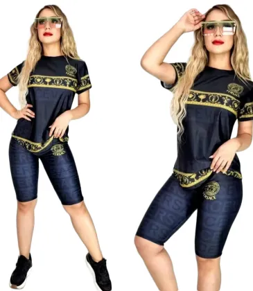 Versace 2023 new Fashion Tracksuits for Women #999936576